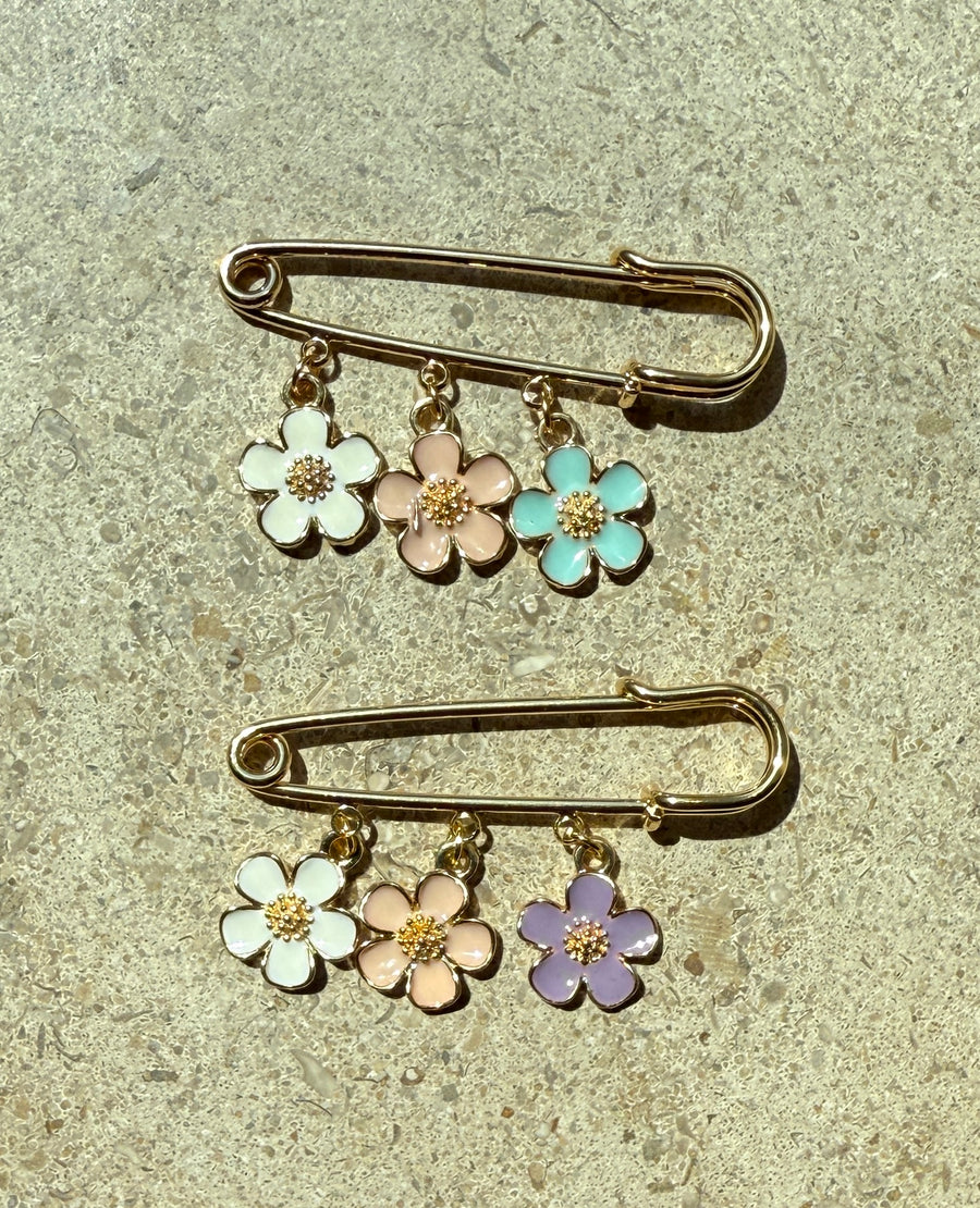Gold Plated Kilt Pin with Dangling Flowers Brooch Charm Robin Boutique