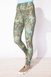 On The Move Leggings by Escape