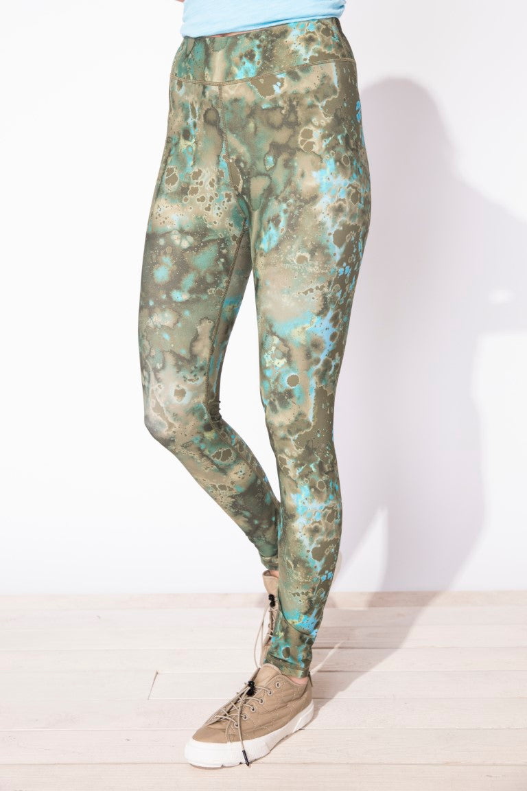 On The Move Leggings by Escape