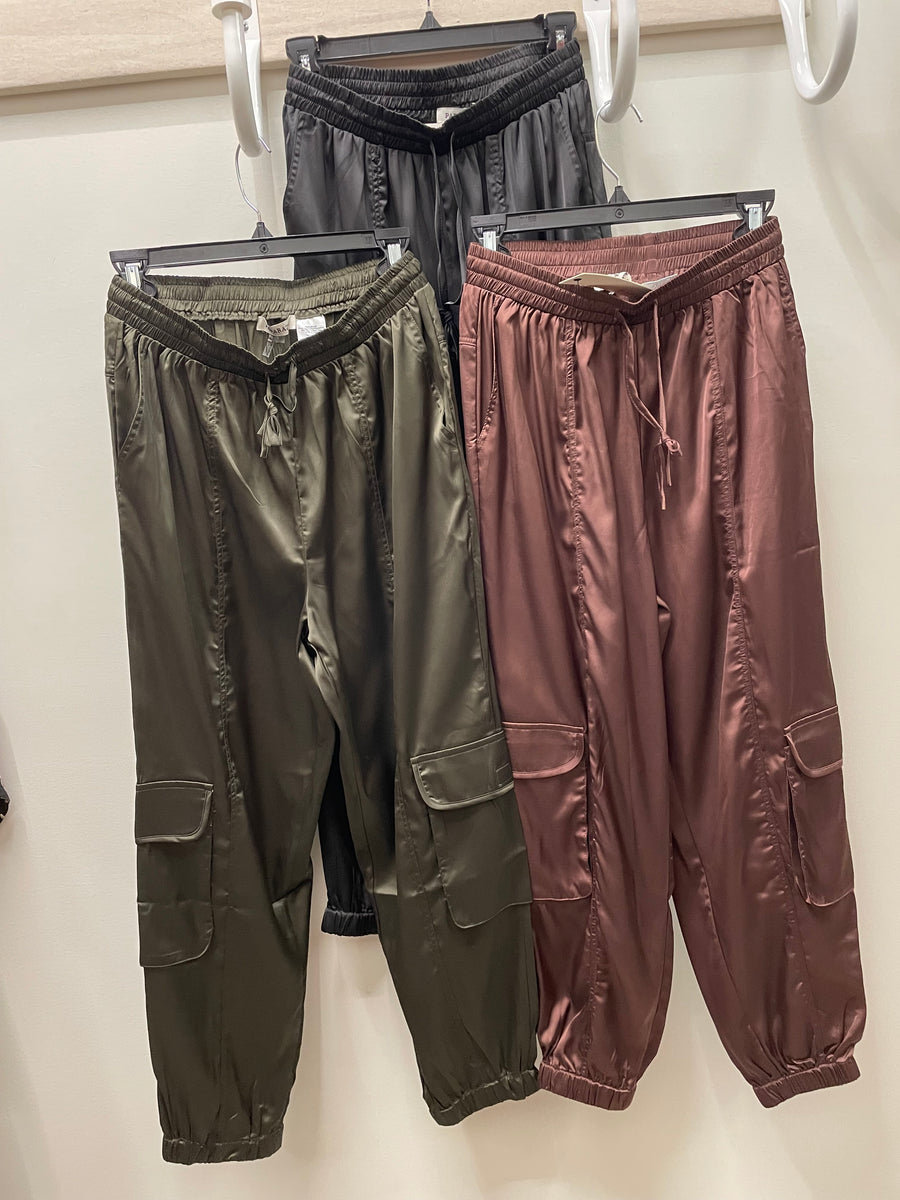Charmeuse Satin Cargo Pant by Paparazzi
Robin Boutique 