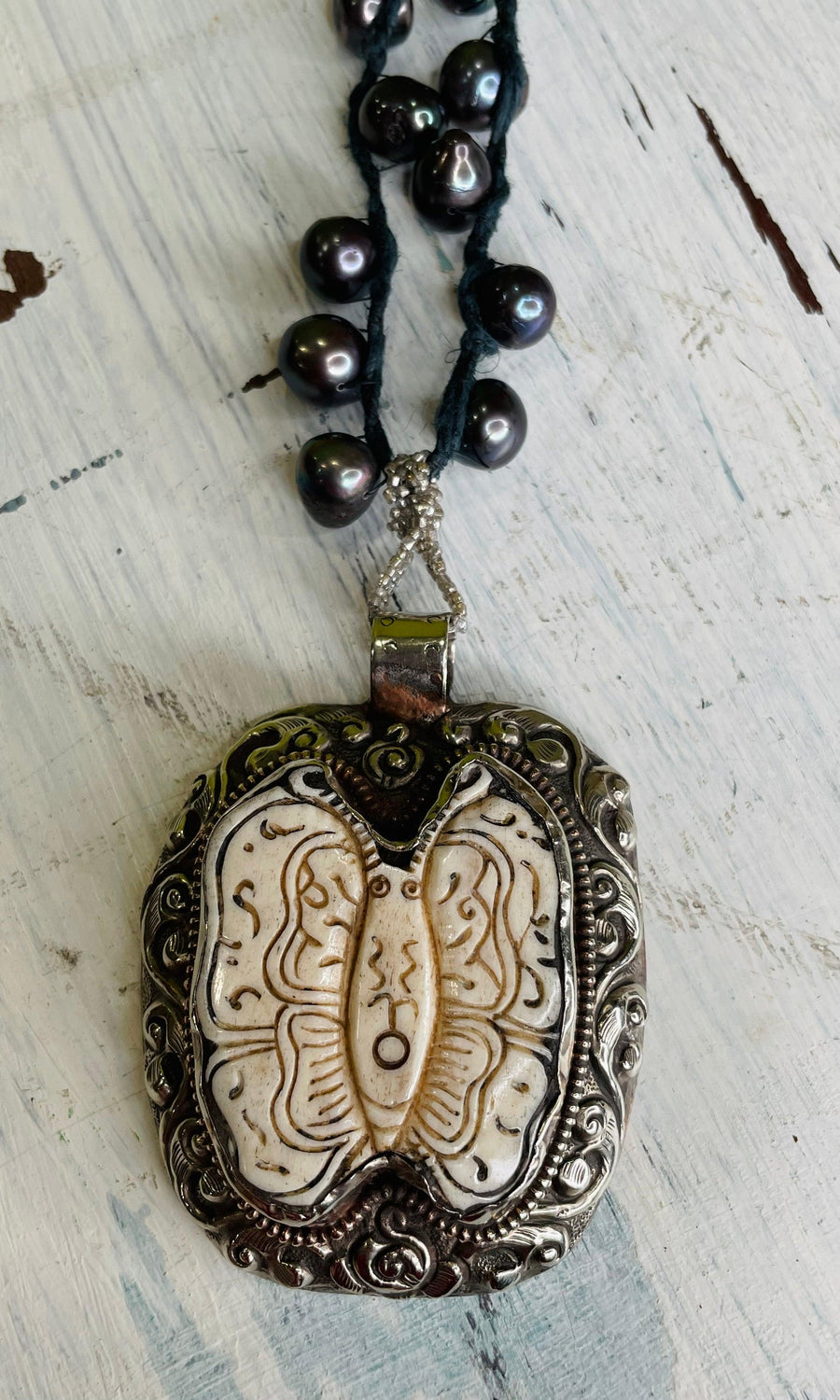 Carved Butterfly Pearl Necklace - Robin Boutique-Boutique 