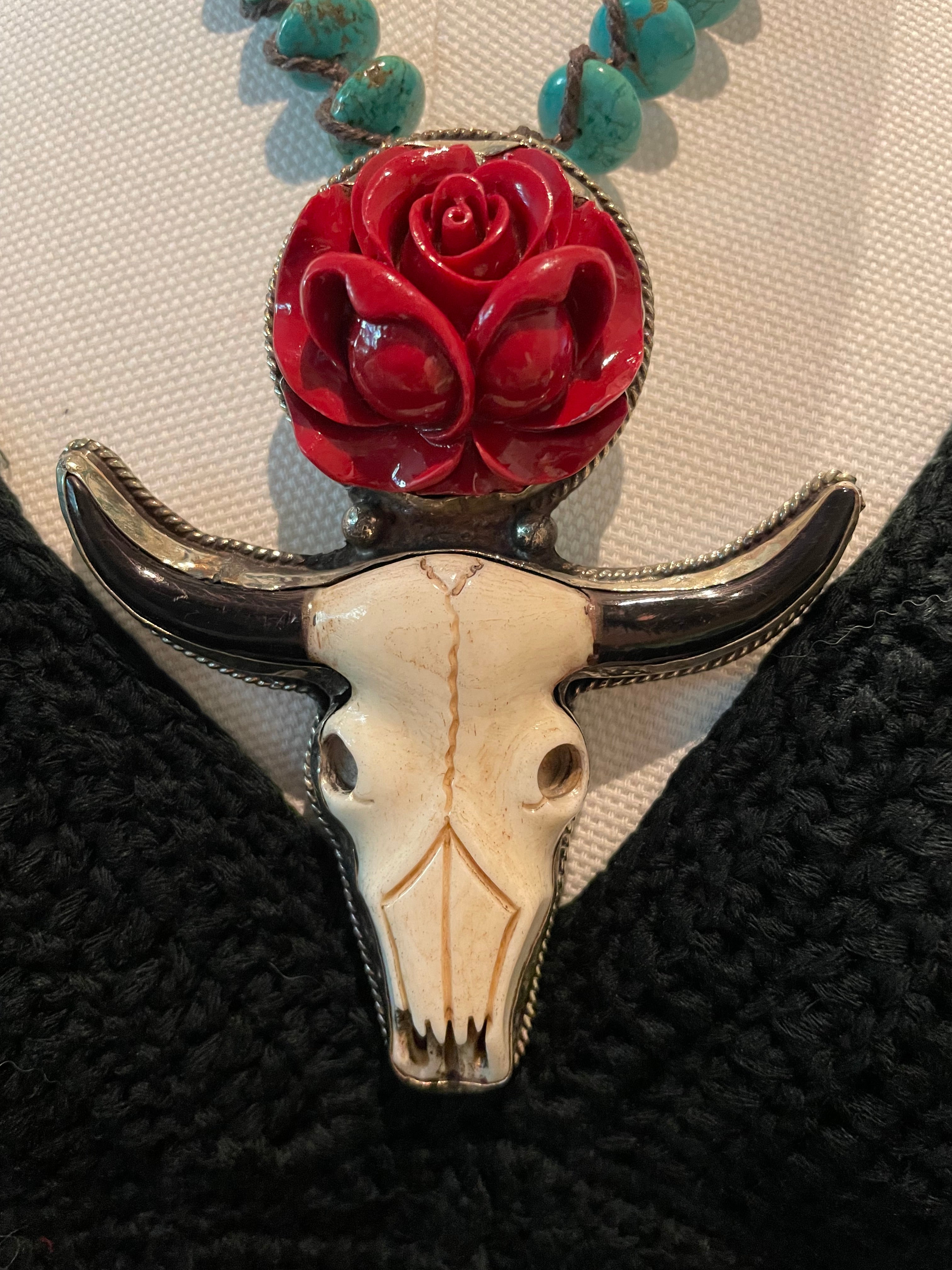 Rosy Steer Skull Short Necklace