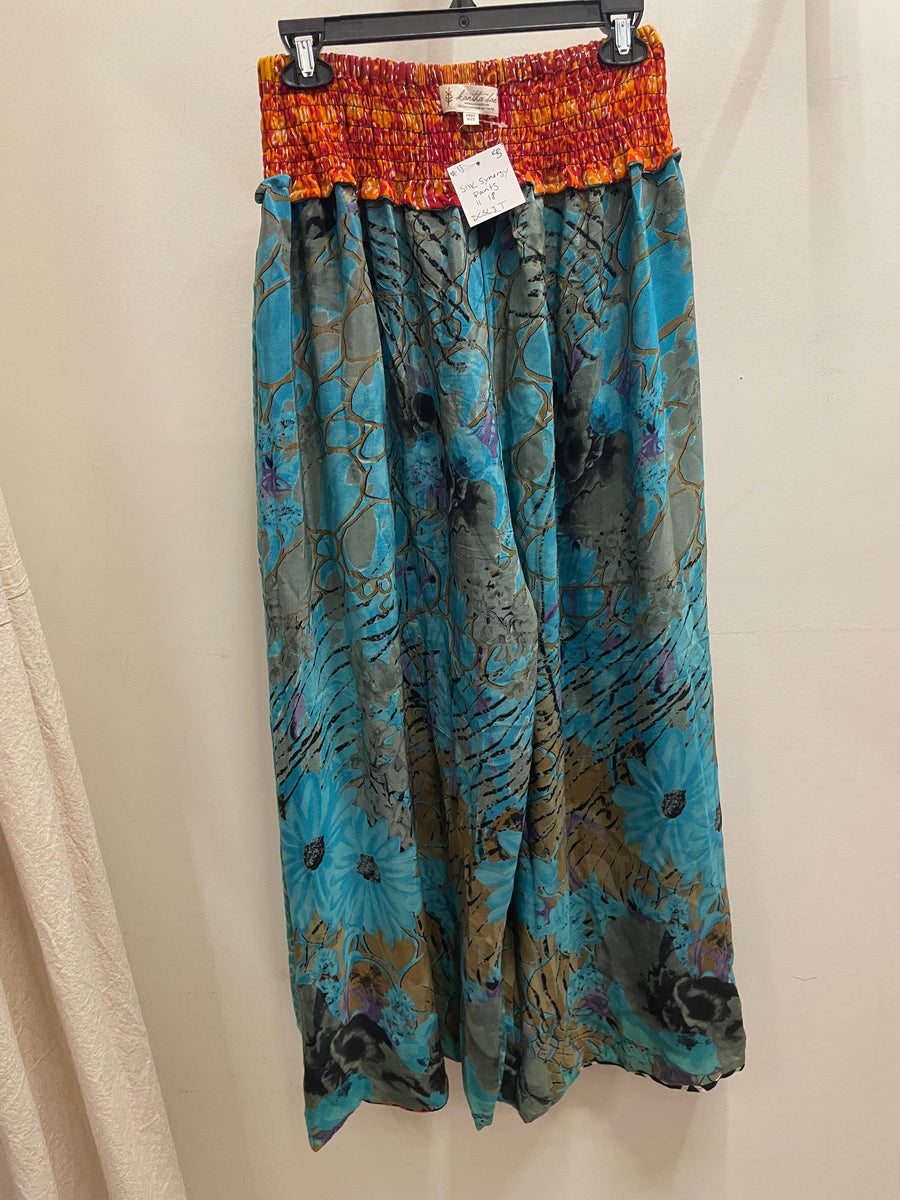 Silk Synergy Side Slit Pants #018 by Kantha Bae