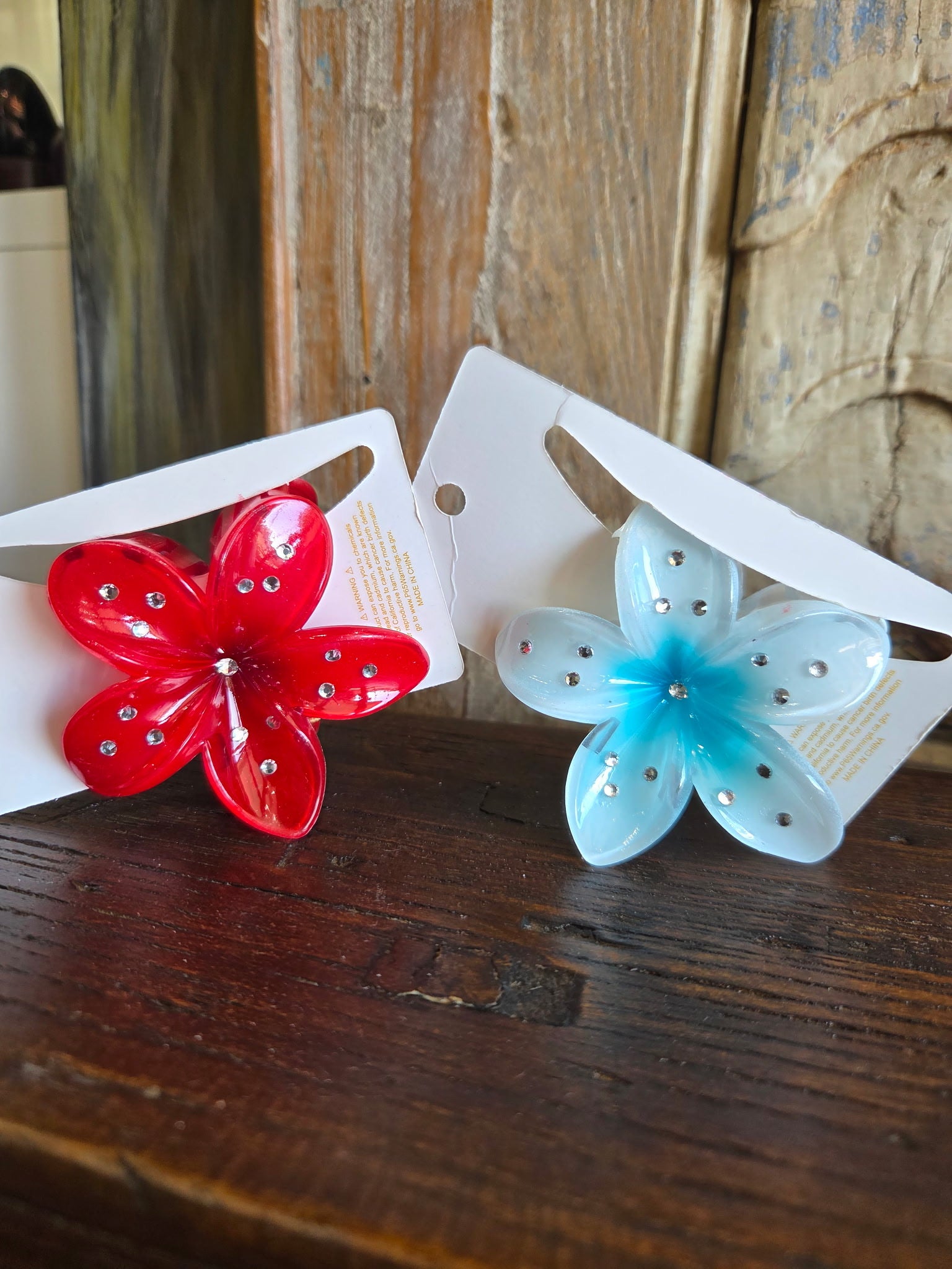 Flower Claw Hairclip with Rhinestone Details Robin Boutique