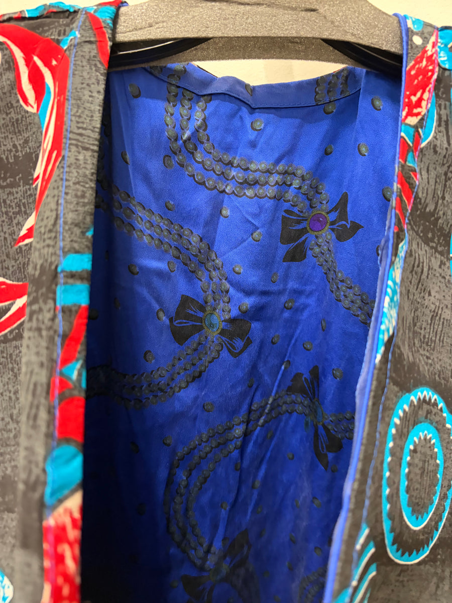Float On Muu #110 by Kantha Bae
