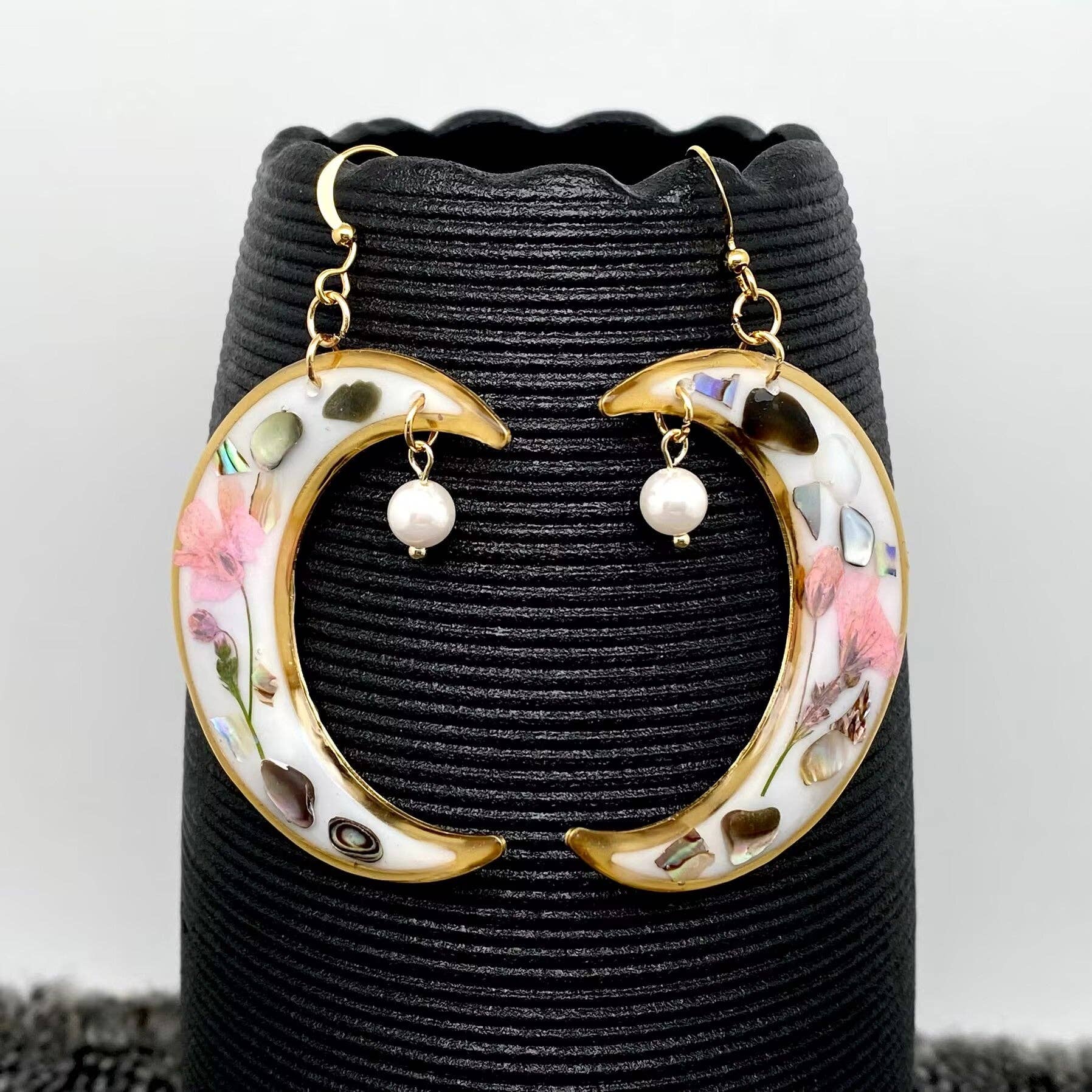 Dried Flower & Shell Moon 18K Gold Plated Earrings - Robin Boutique
