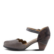 L'Artiste Parchelle Closed Toe Leather Shoe