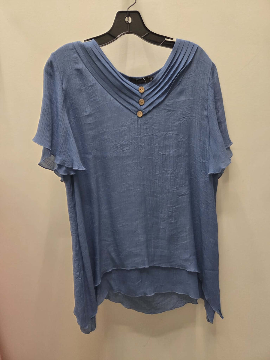 G406 Button Detail Top by Creations