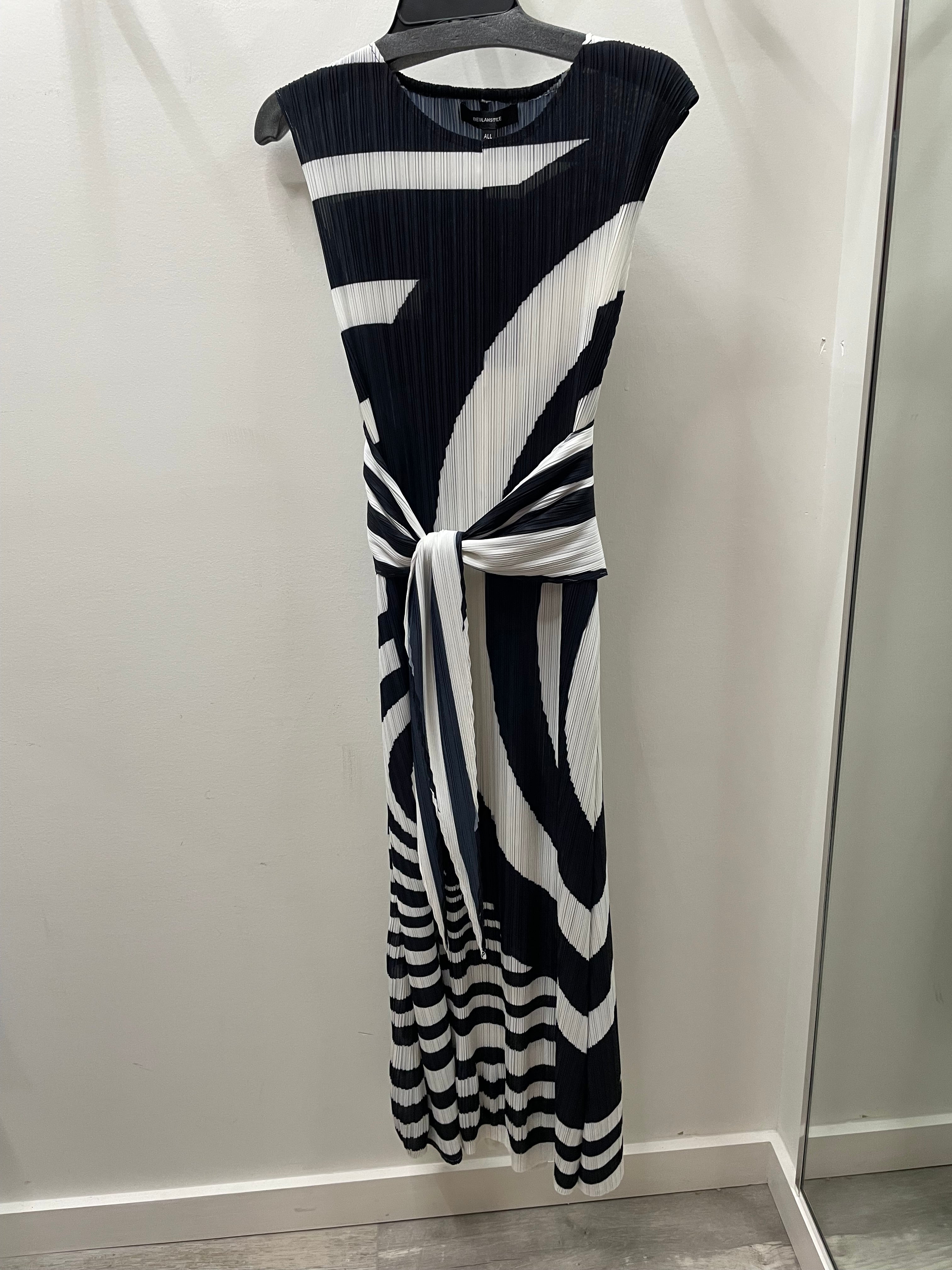 Monochrome Pleat Maxi Dress