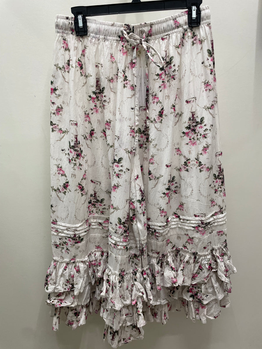 Flower Print Bloomer Pants by The Paper Lace