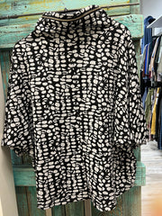 Circle Zip Top by Creations