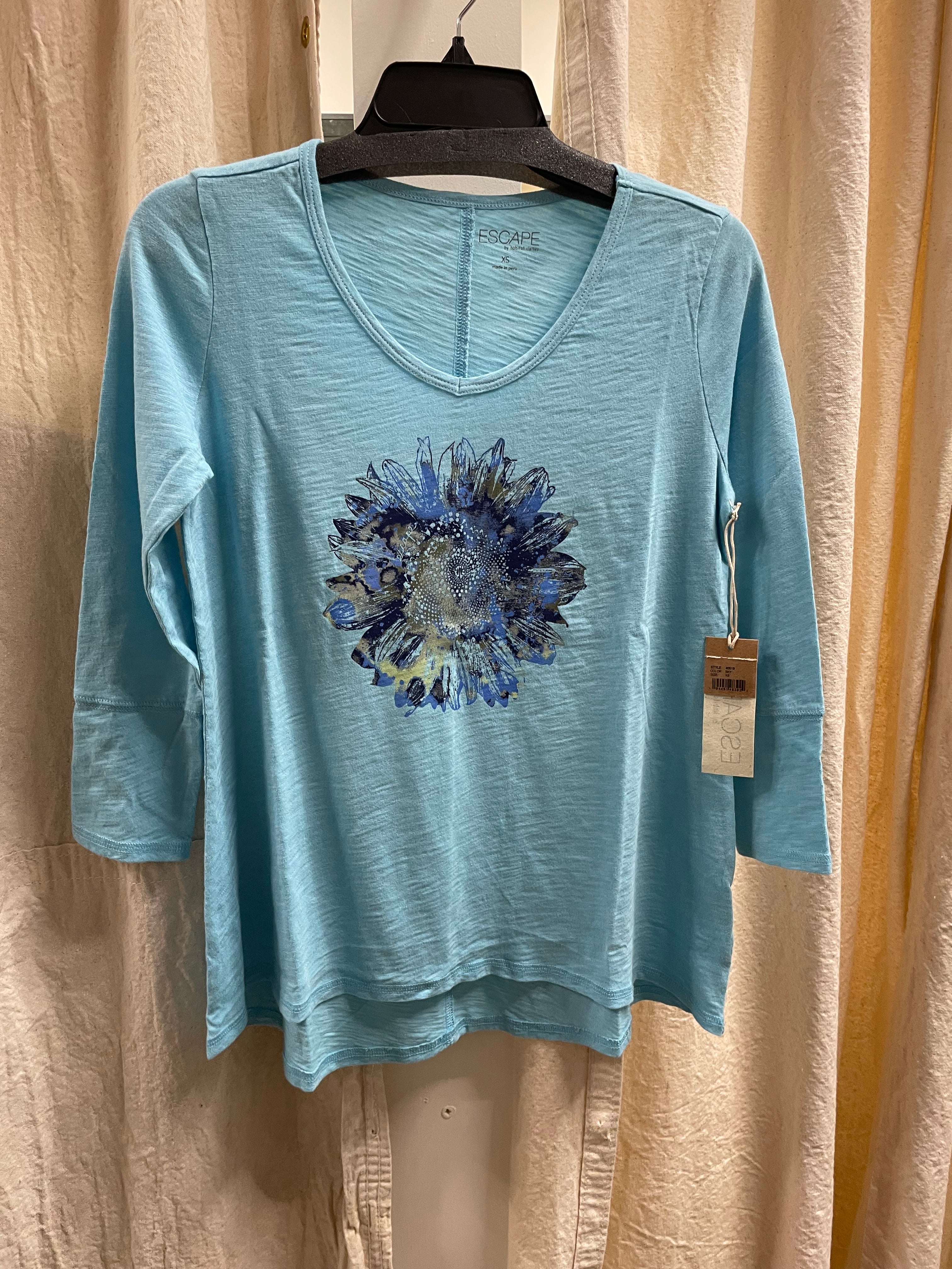 V-Neck Tunic 3/4 Sleeve Slub Tee Stamp Flower in Sky by Escape