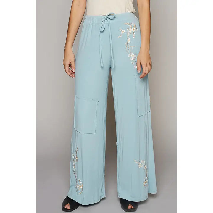 Sweet Floral Embroidered Pant