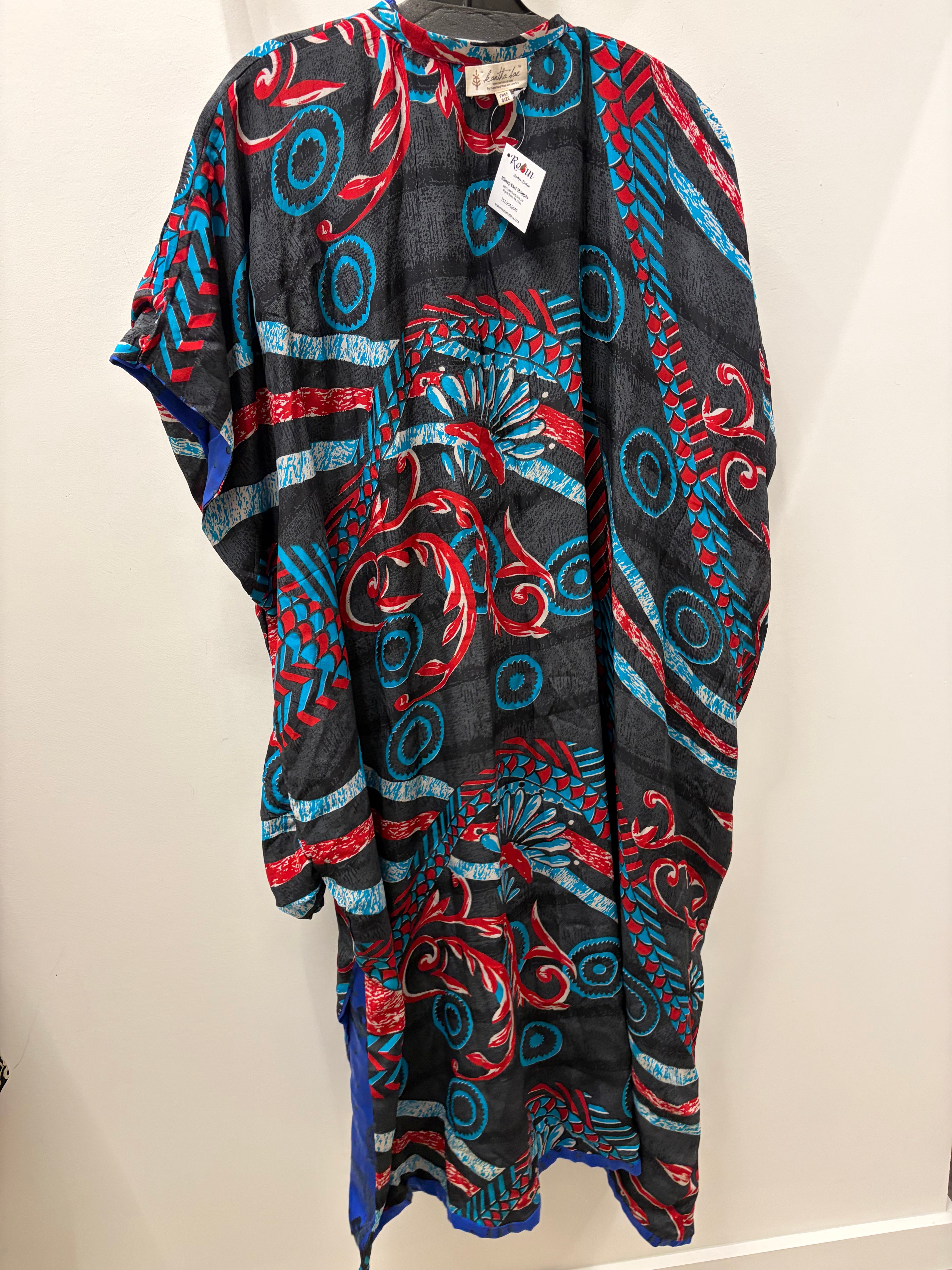 Float On Muu #110 by Kantha Bae