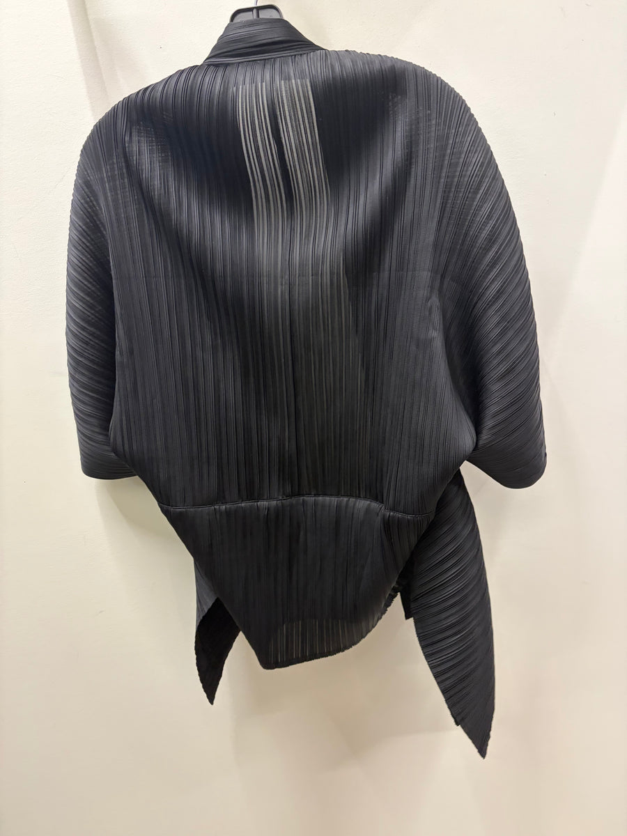 Pleated 2-Way Kimono Jacket by EllyNDale