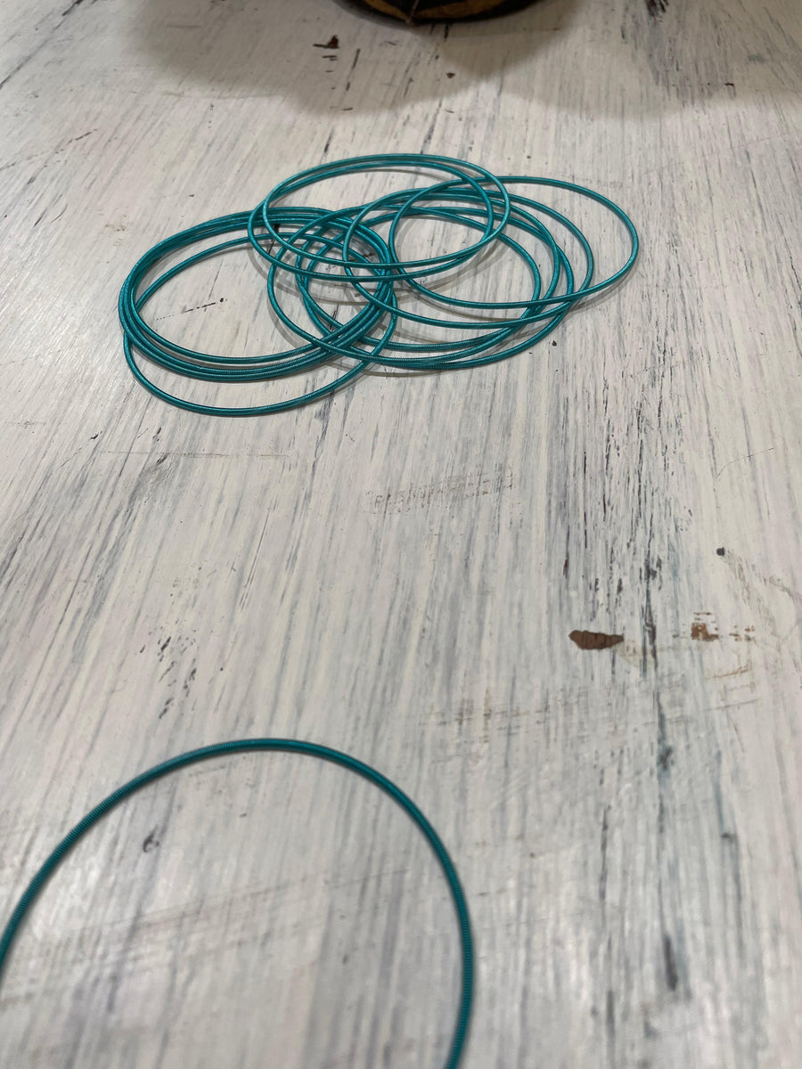 Guitar string bracelets in several colors - Robin Boutique-Boutique 