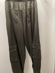 Charmeuse Satin Cargo Pant by Paparazzi
Robin Boutique 