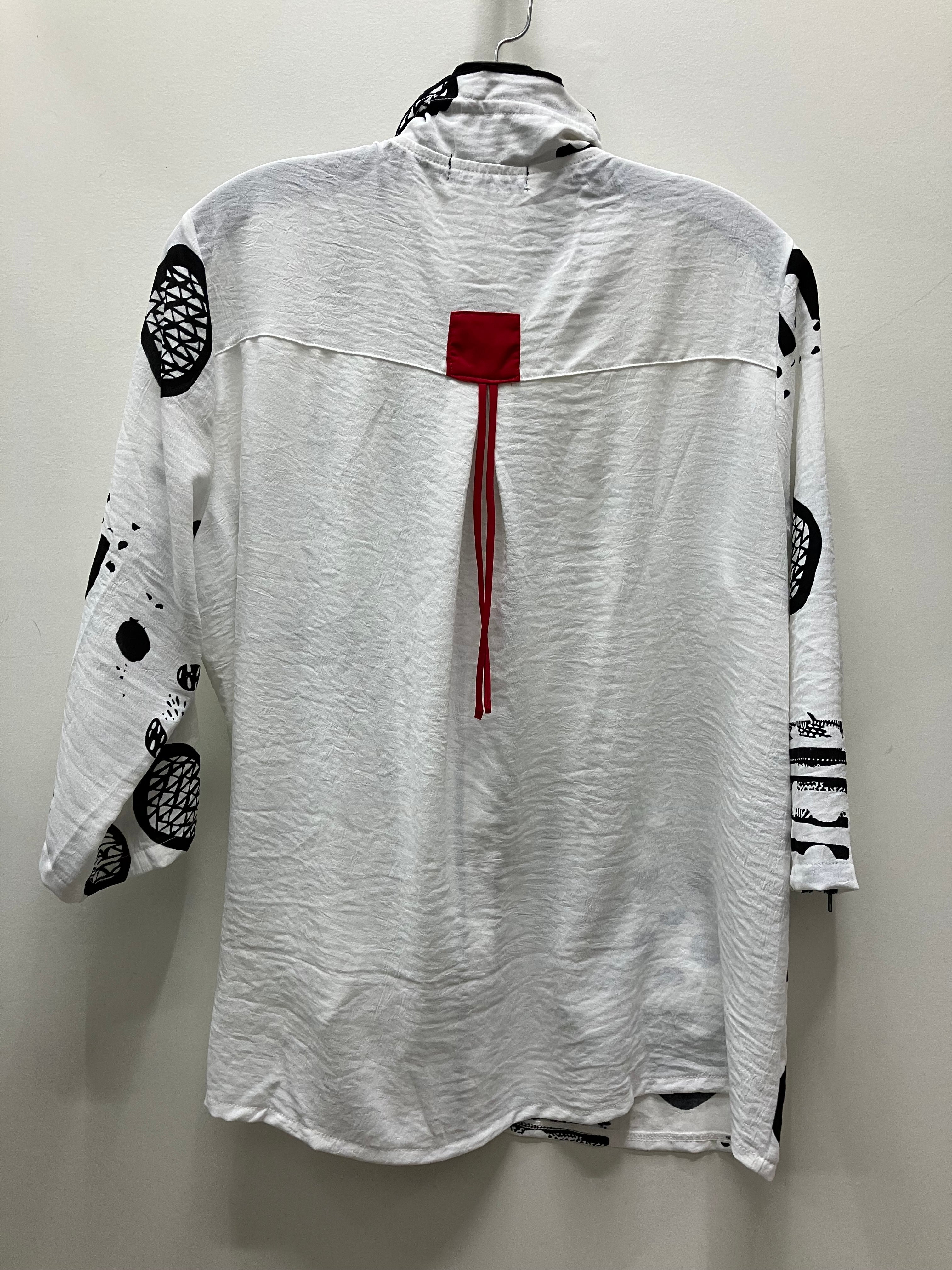 Horn Button Top by Creations