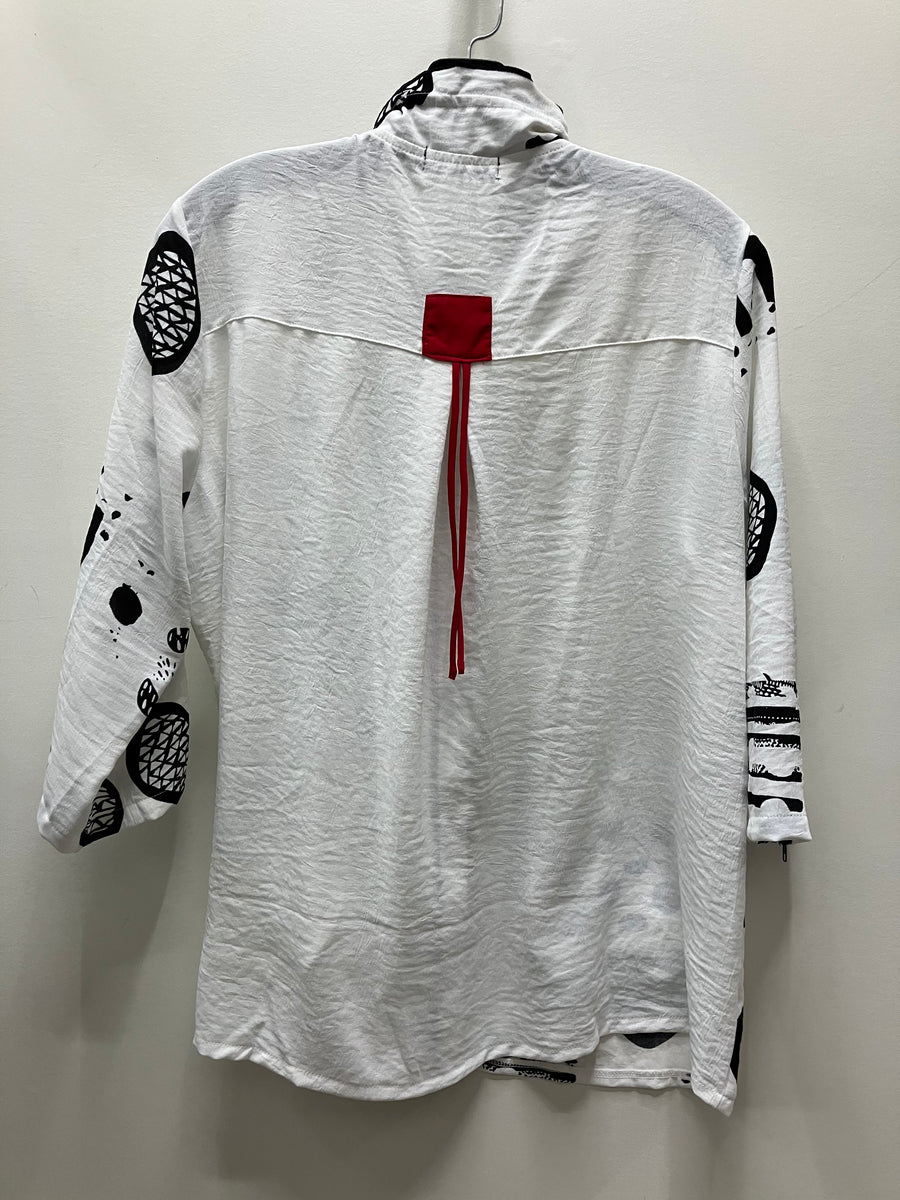 Horn Button Top by Creations