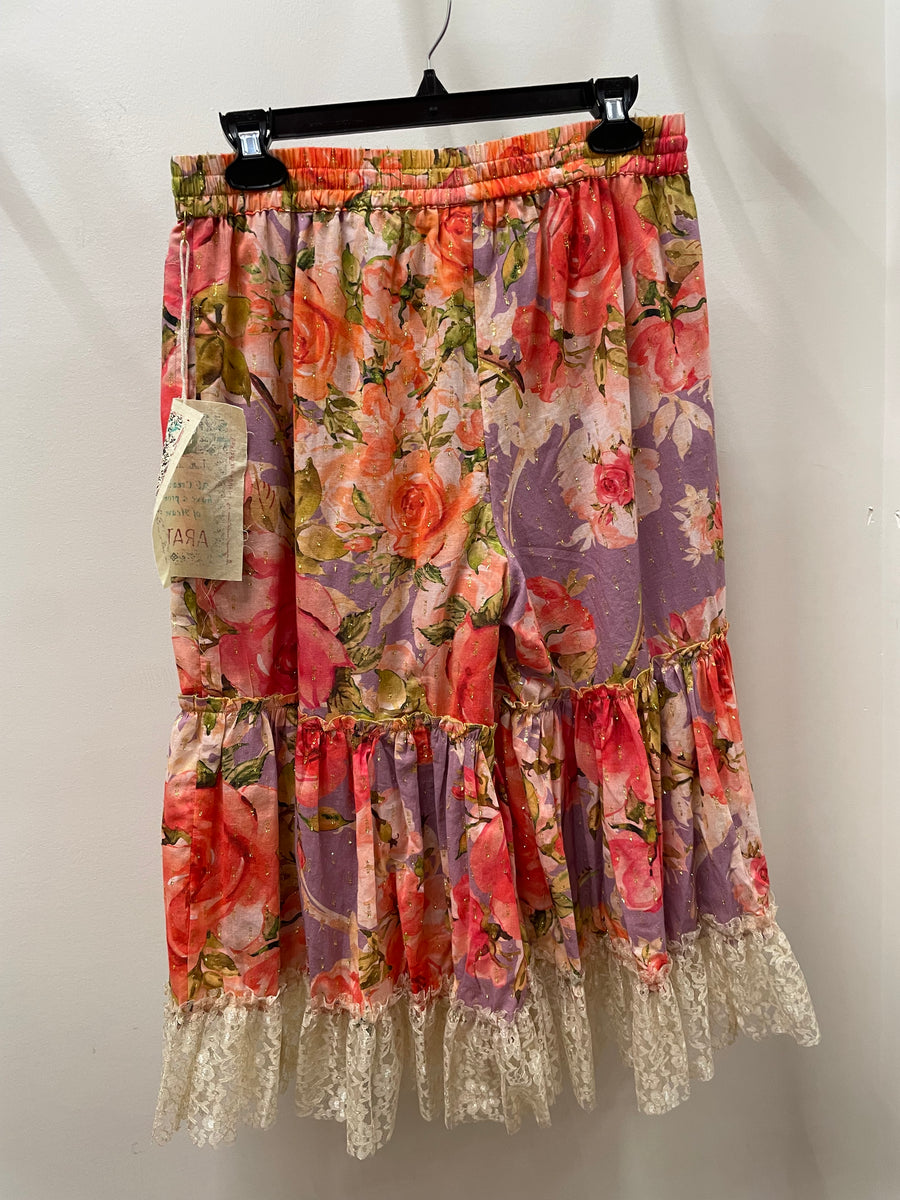 Rosaline Short Pants by Aratta