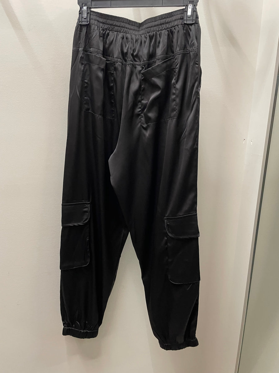 Charmeuse Satin Cargo Pant by Paparazzi
Robin Boutique 