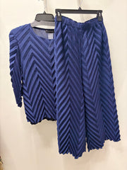 Bell Sleeve Pleated Chevron Top by EllyNDale