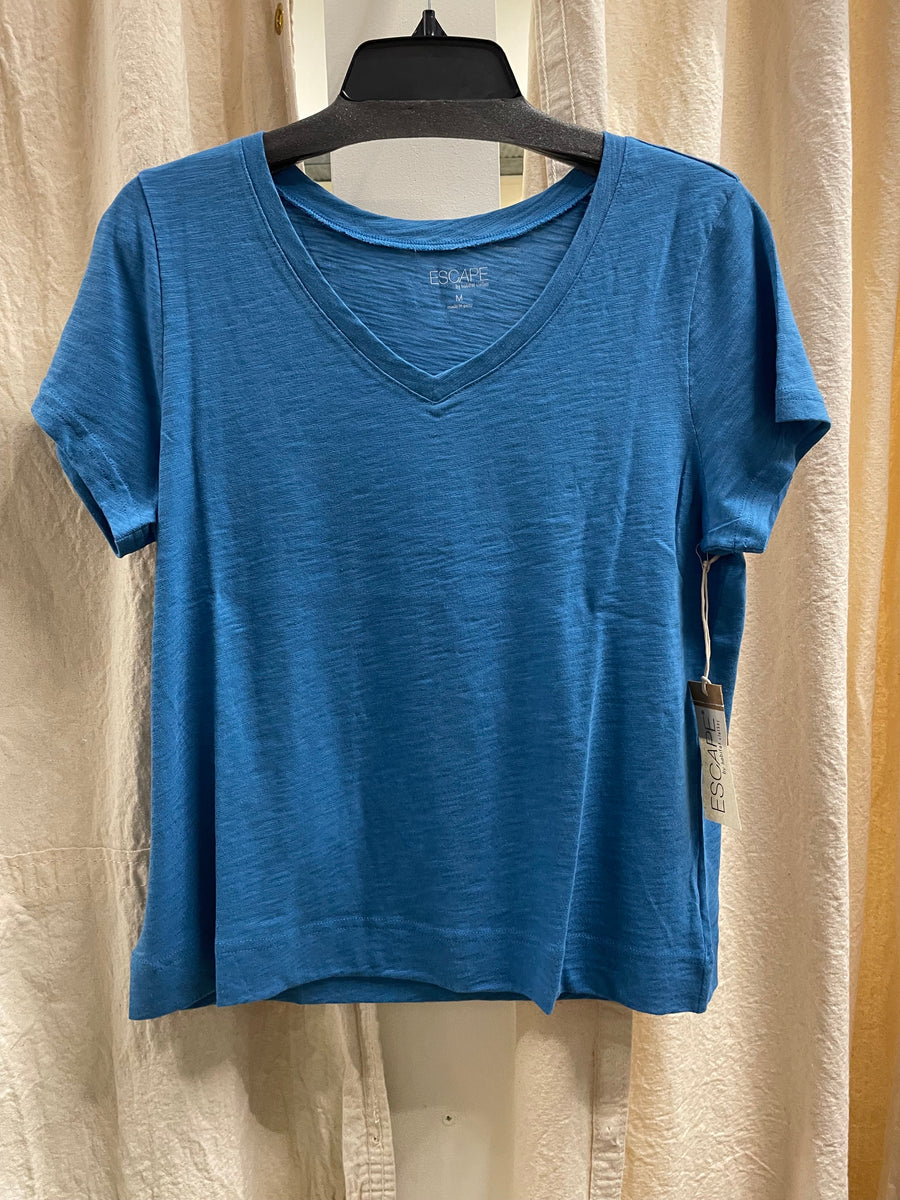 Solid Short Sleeve V-Neck Tee by Escape