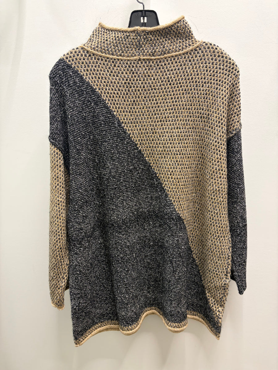 Diagonal Darlings Tunic by Olivia