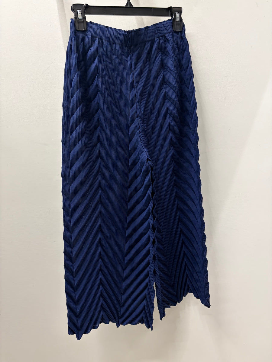 Pleated Pants with Chevron Detail by EllyNDale