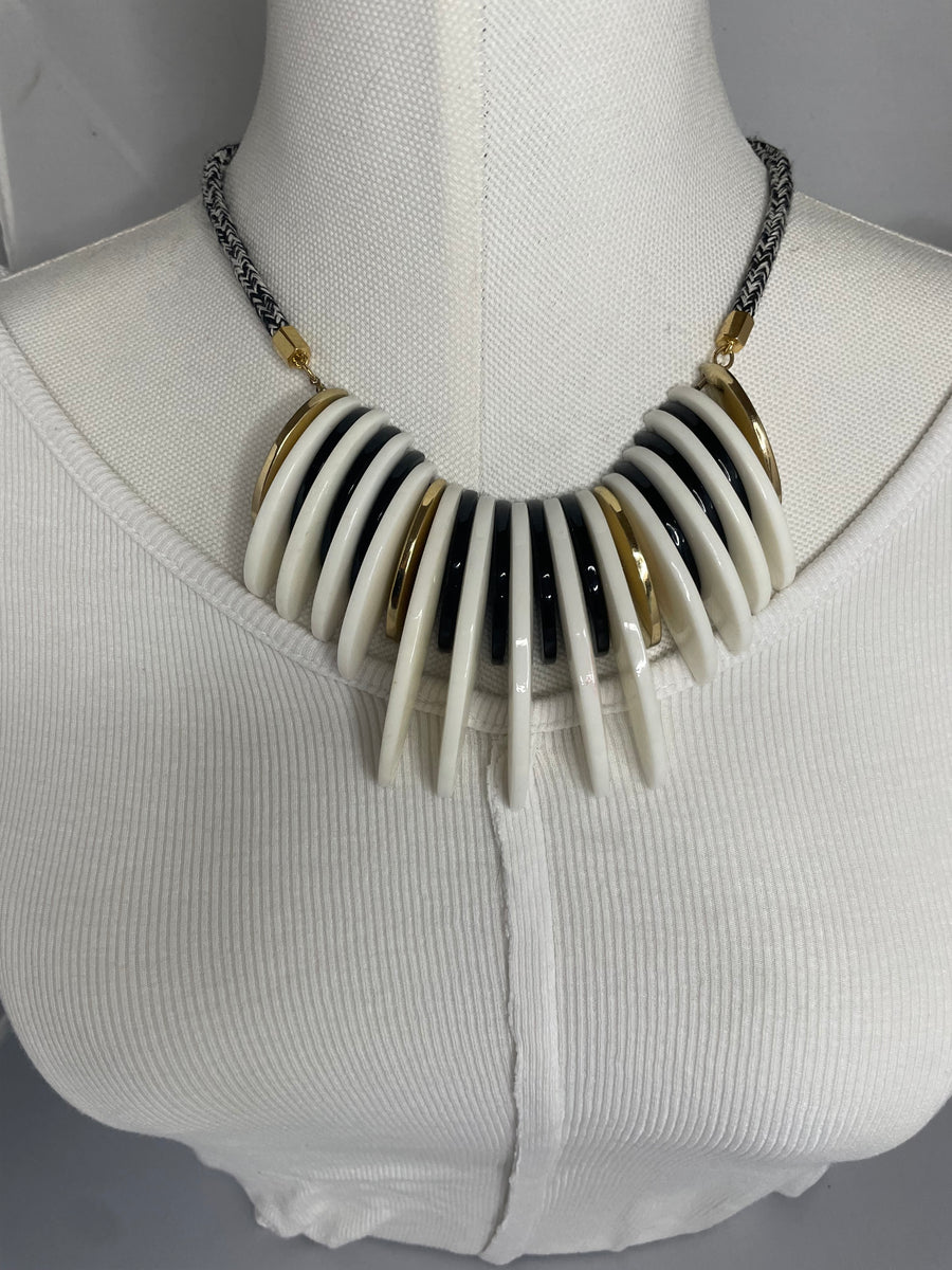 Vintage Mid Century Necklace by The Vintage Jewel from Robin Boutique.
