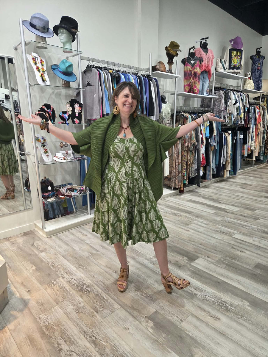 Pleated 2-Way Kimono Jacket by EllyNDale