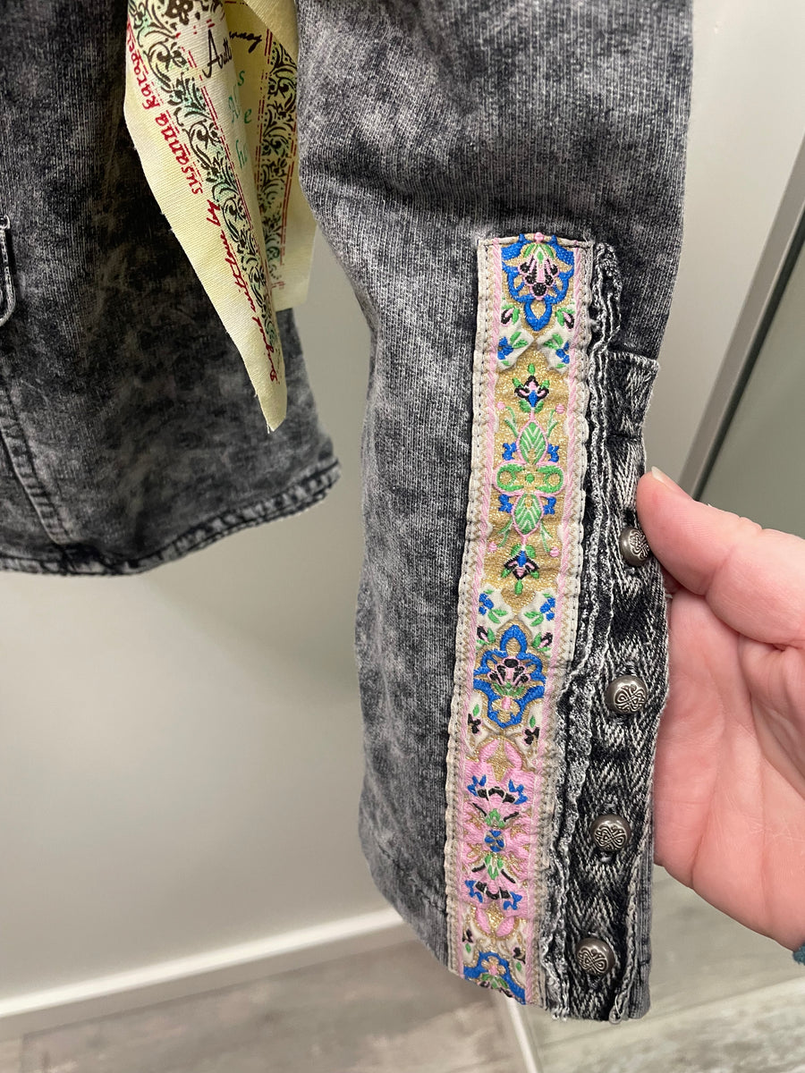 Colonel Jacket by Aratta