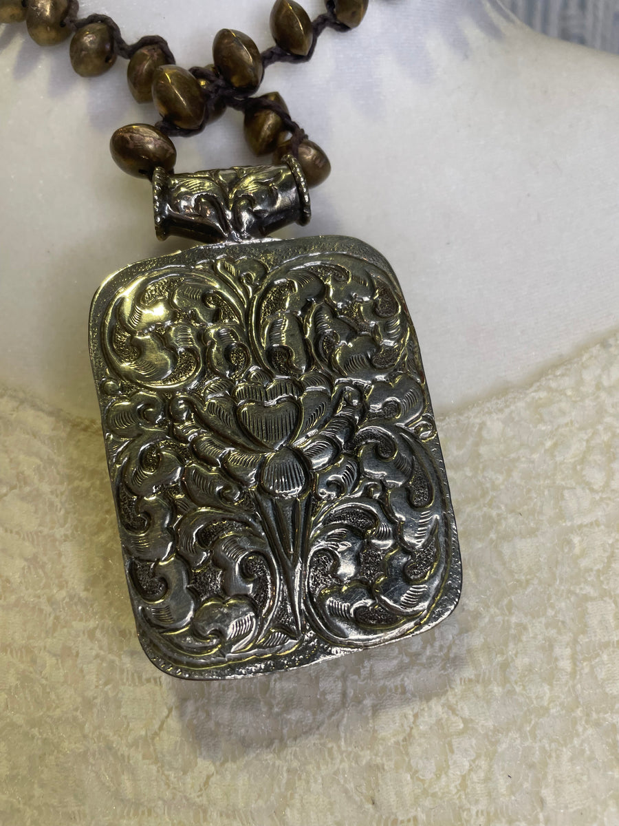 Bumble Bee Dragon Short Necklace