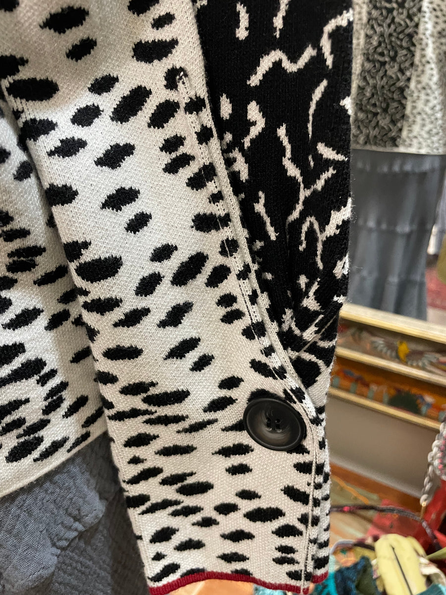 Black & White Animal Knit Pullover - Robin Boutique-Boutique 