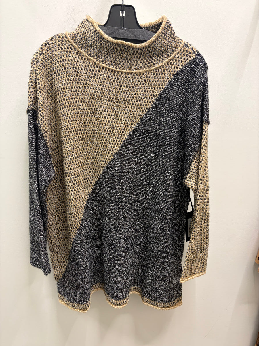Diagonal Darlings Tunic by Olivia