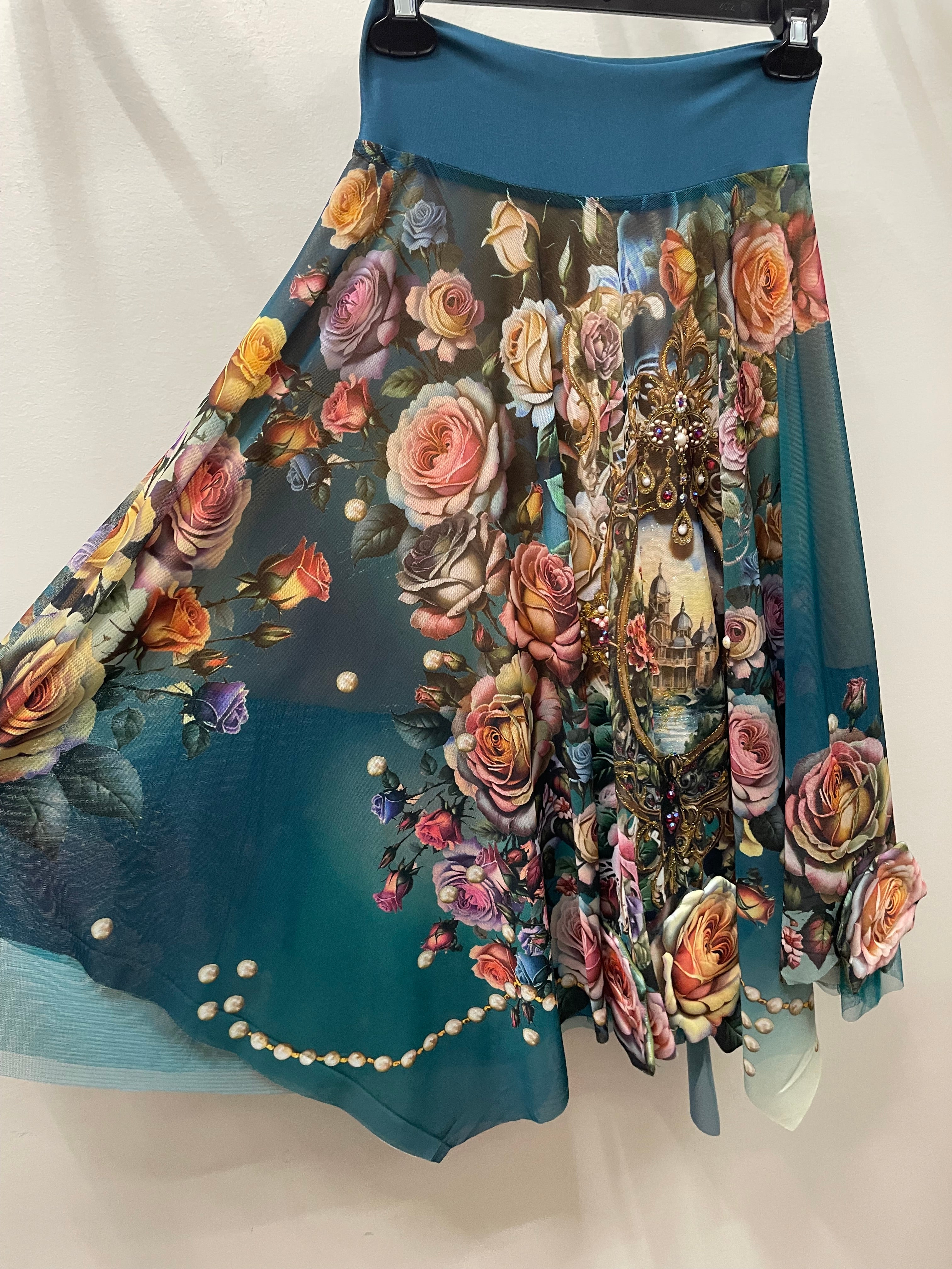 IPNG Design Skirt Square "Love Language"