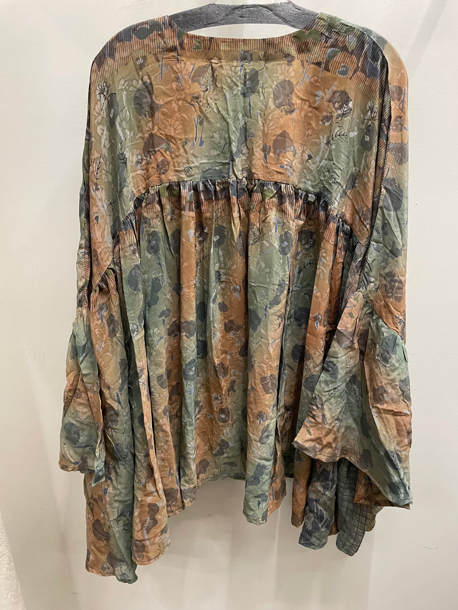 Crepe Sari Bell Sleeve Golddust Crop Top #045 by Kantha Bae