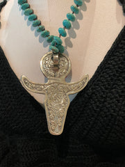 Rosy Steer Skull Short Necklace