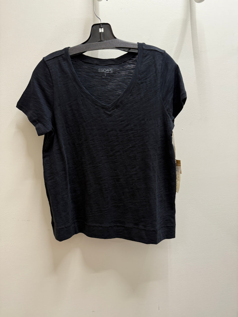 Solid Short Sleeve V-Neck Tee by Escape