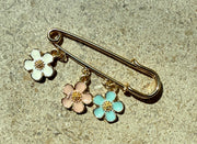 Gold Plated Kilt Pin with Dangling Flowers Brooch Charm Robin Boutique