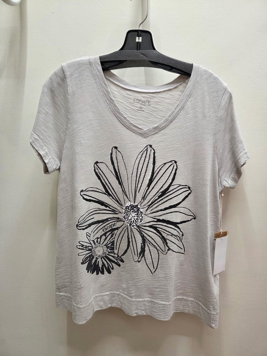 Destination V-Neck Tee in Daisy by Escape