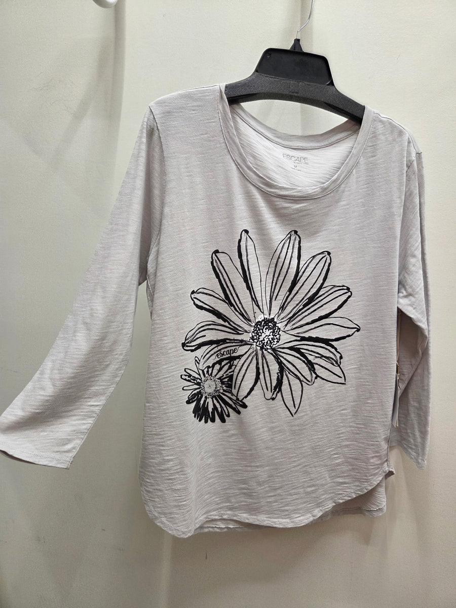 Destination Hi-Low Slub Tee in Daisy by Escape