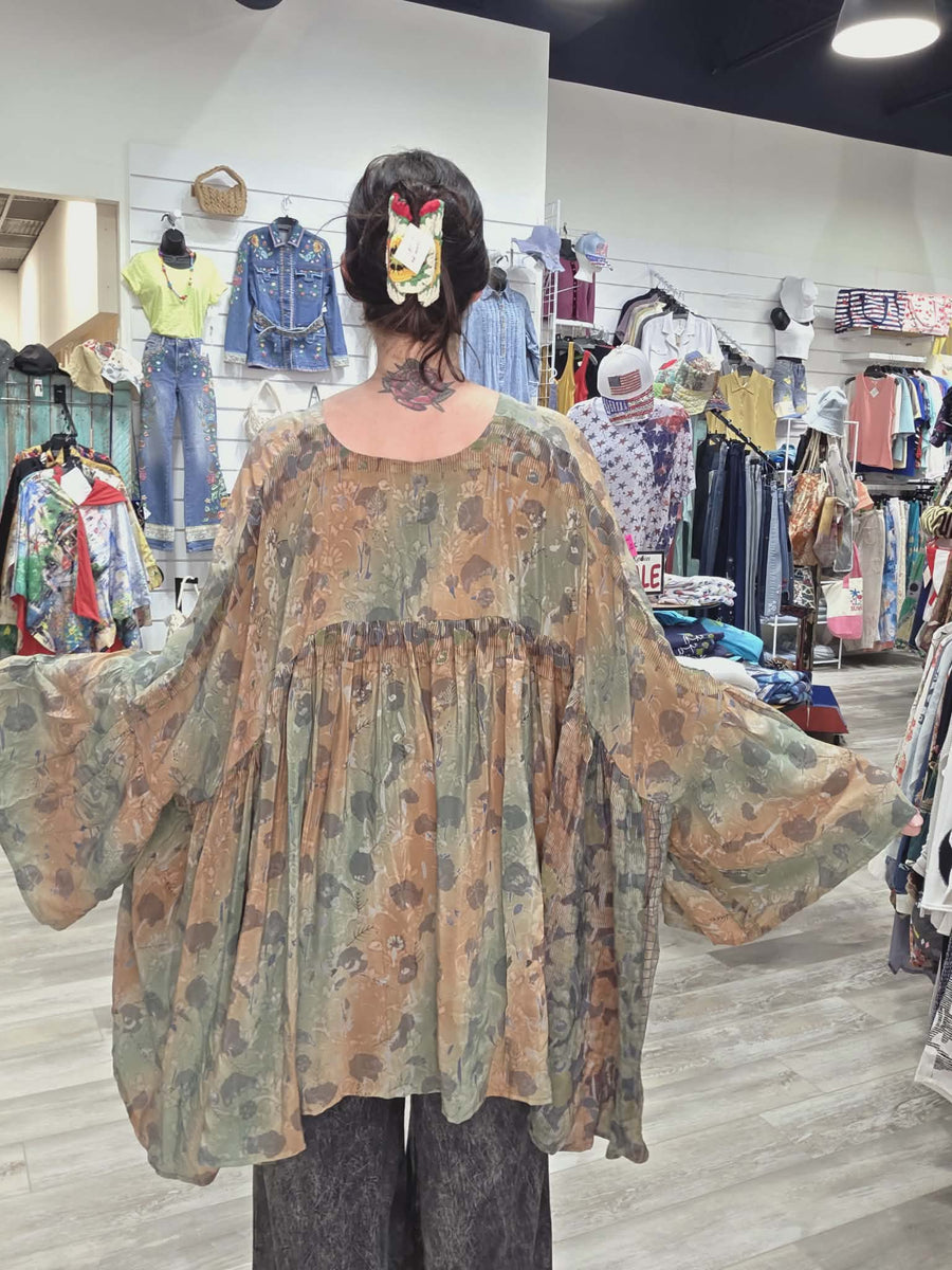 Crepe Sari Bell Sleeve Golddust Crop Top #072 by Kantha Bae