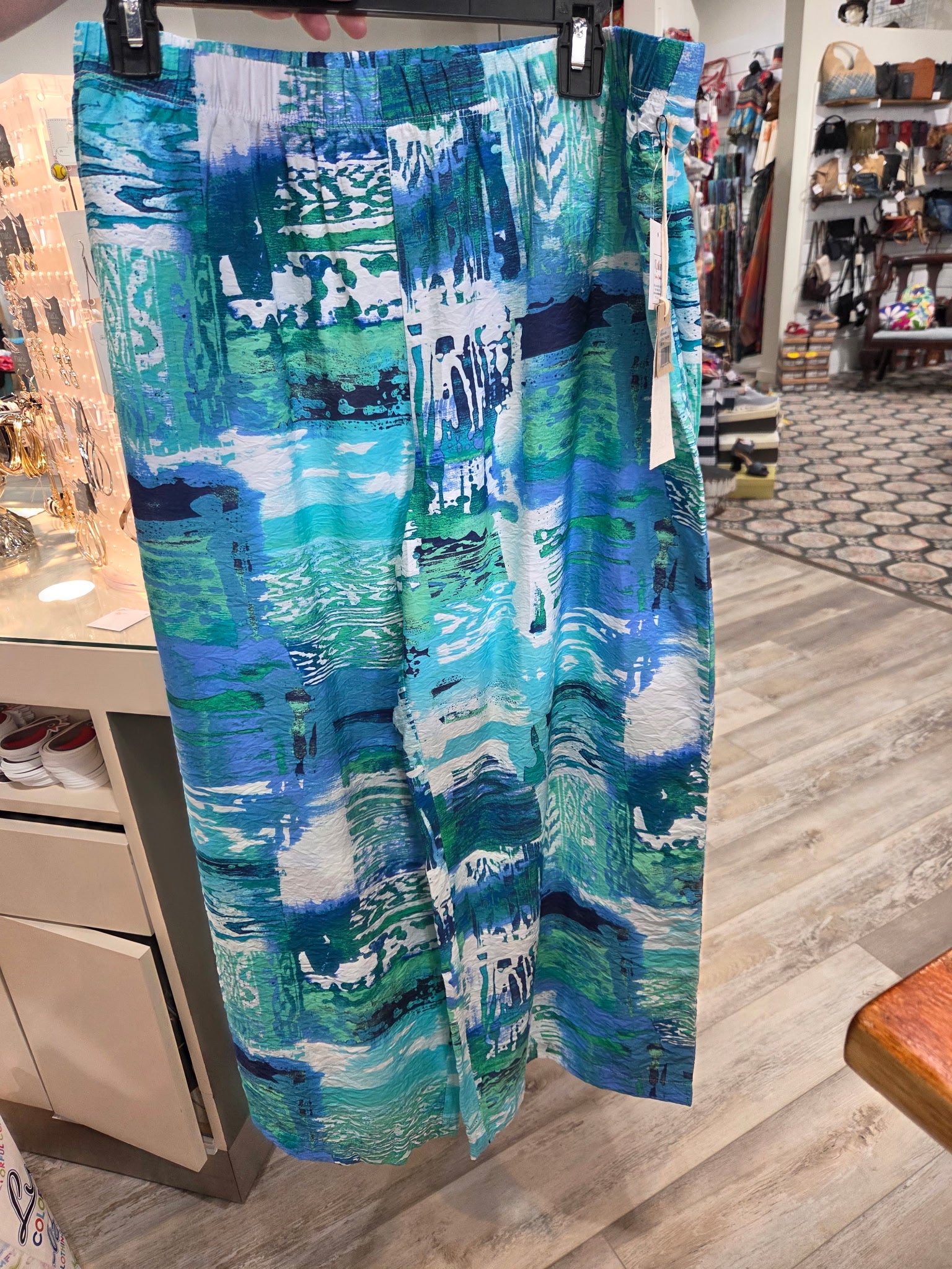 Crinkle Rayon Easy Pant in Leaves Print by Escape