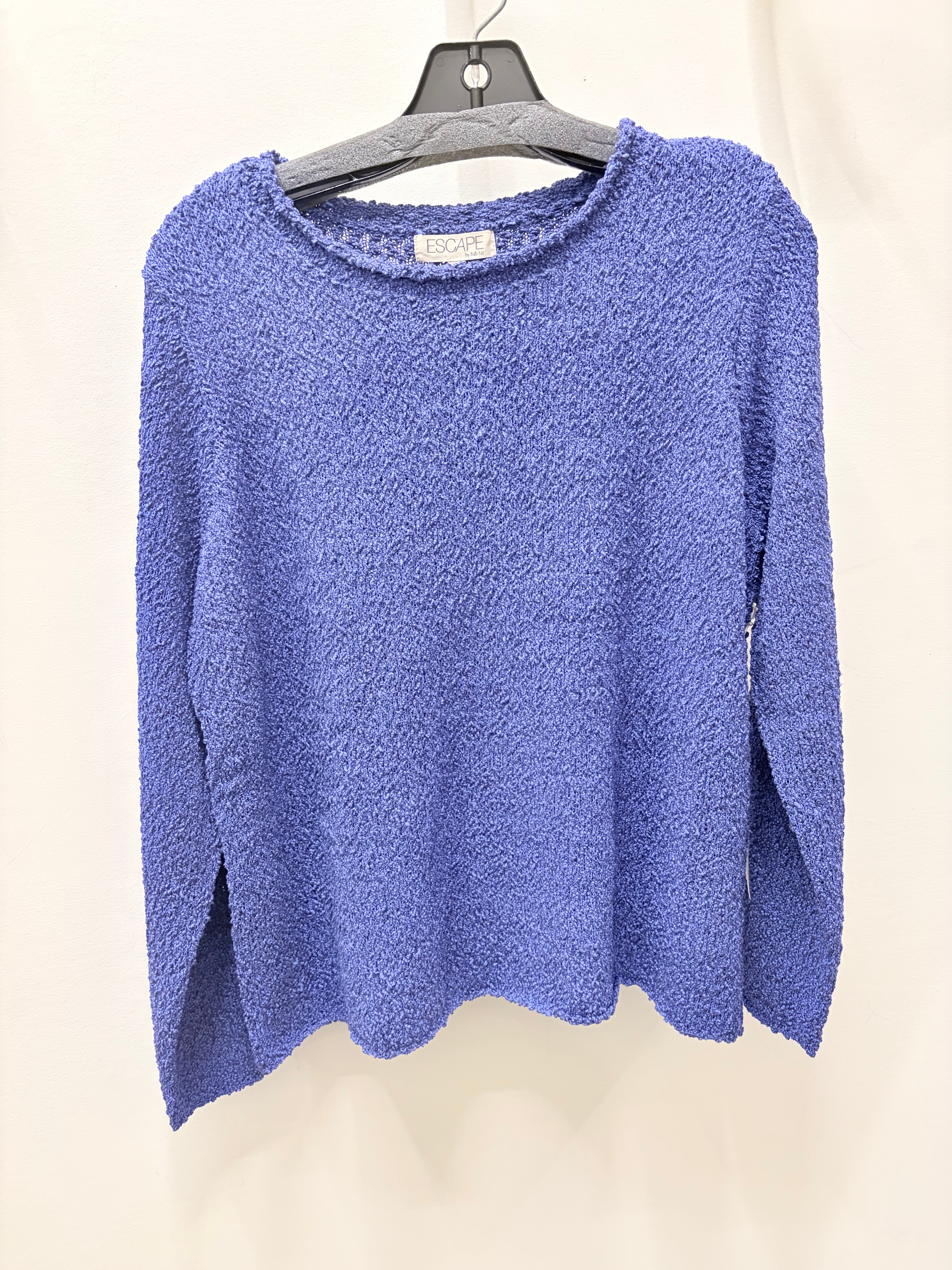 Twist and Shout Easy Pullover by Escape