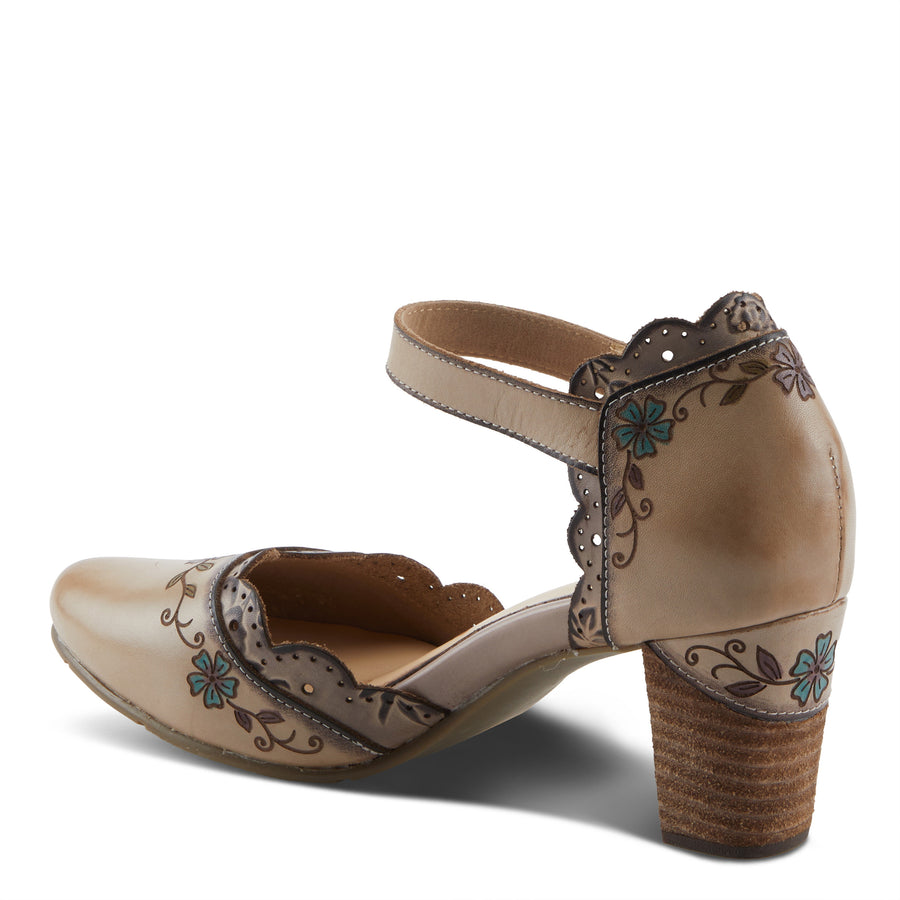 L'Artiste SayYes Closed Toe Leather Shoe