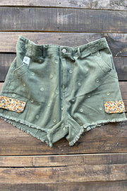 Peaceful Love Shorts by Jaded Gypsy