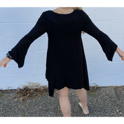 V-neck long sleeve tunic top with side pockets. Sizes S,M,L. - Robin Boutique-Boutique    &.  Reloved Fabrics